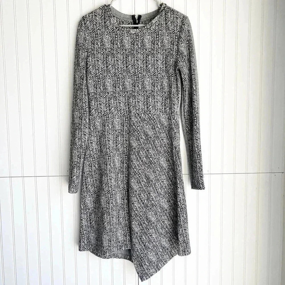 Stella McCartney Sz10 Gray Long Sleeve Asymmetric Hem Houndstooth Jersey Dress - Picture 2 of 4